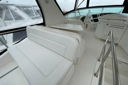 2001 Sea Ray 540 Cockpit Motor Yacht