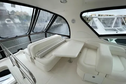 2001 Sea Ray 540 Cockpit Motor Yacht