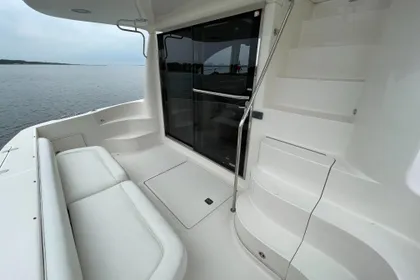 2001 Sea Ray 540 Cockpit Motor Yacht