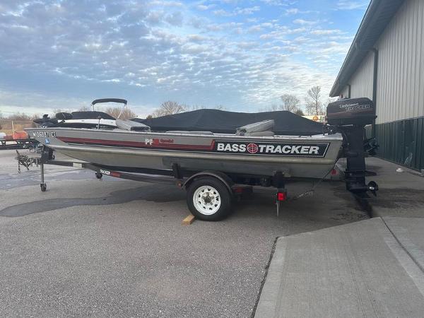 2020 PANFISH 16 - TRACKER Mod V Panfish Boat