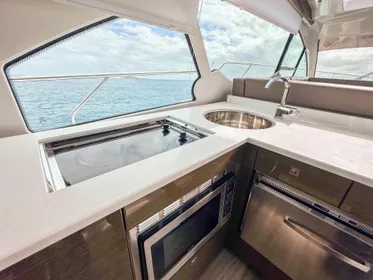 2019 Cruisers Yachts 50 Cantius