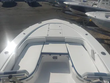 2024 Robalo 246 Cayman