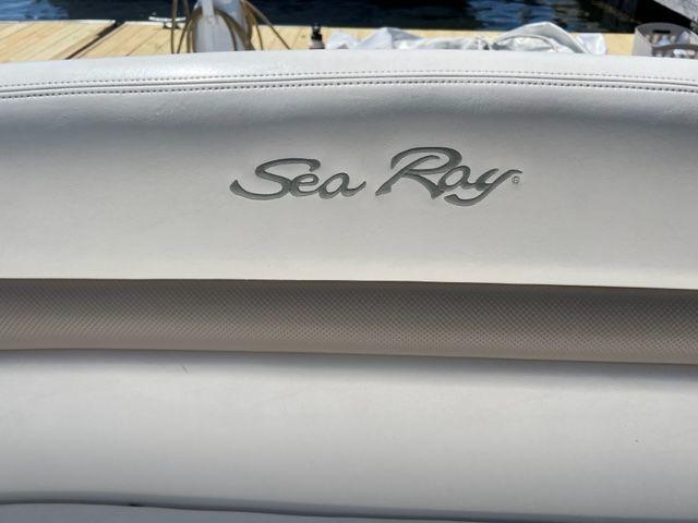 2004 Sea Ray 320 Sundancer