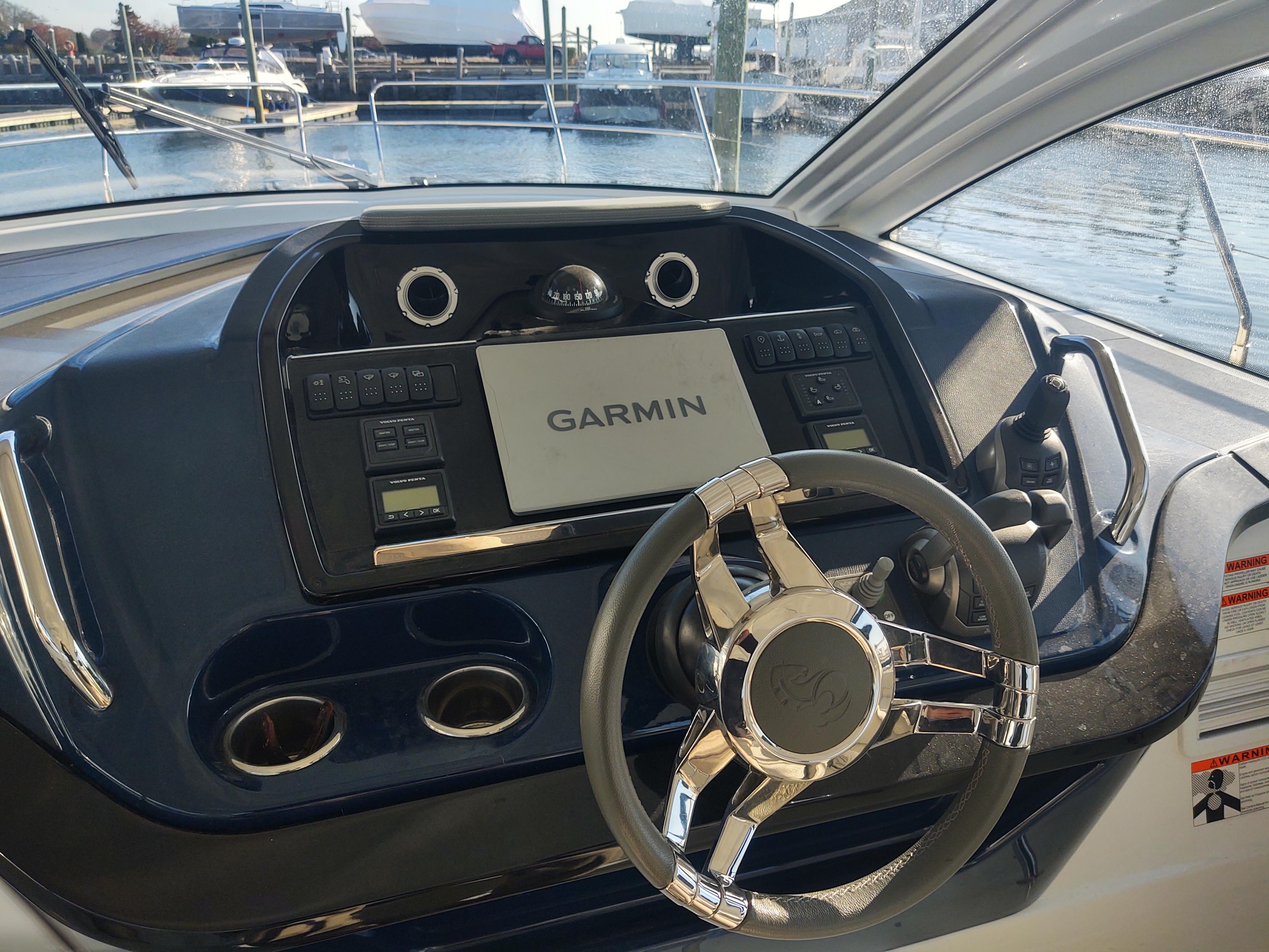 GT 41 Helm console