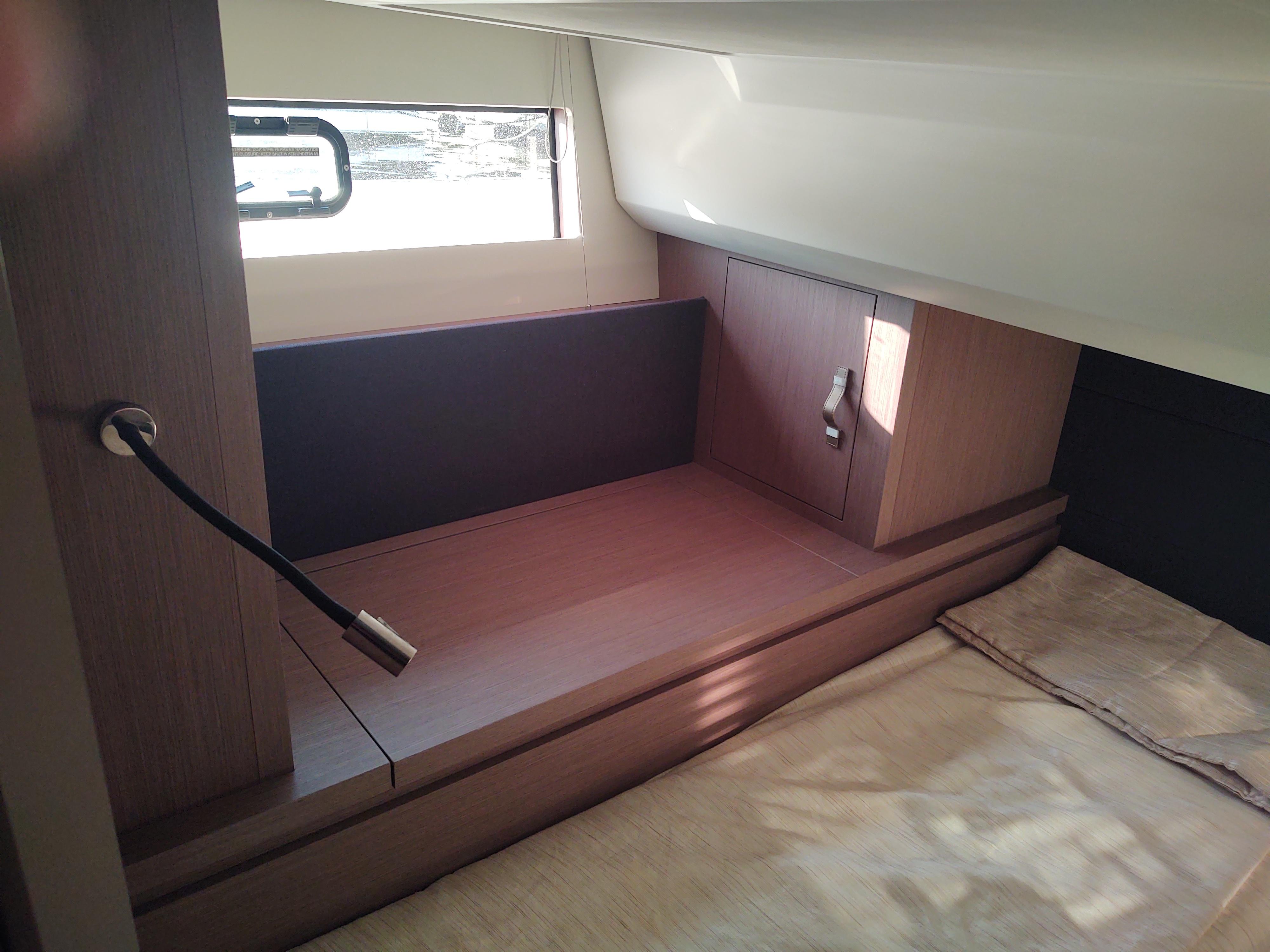 GT 41 Guest Cabin panoramic windows