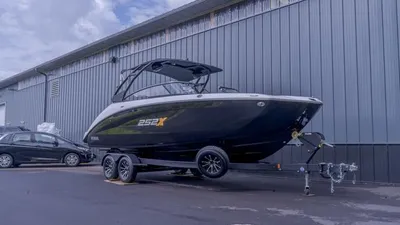 2023 Yamaha Boats 252XE