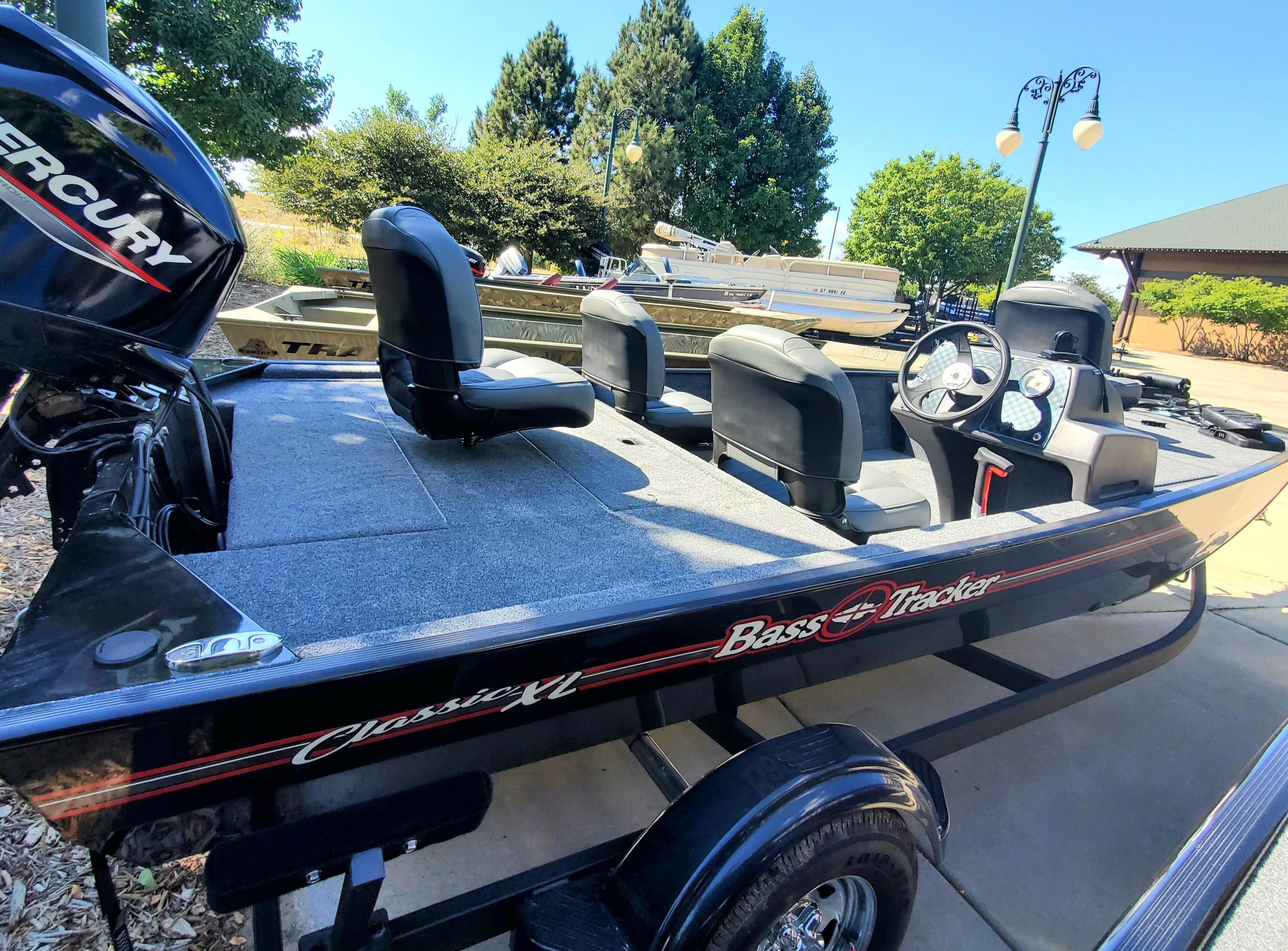 2024 Tracker Bass Tracker Classic XL