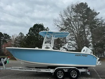 2024 Sea Pro 222 Center Console