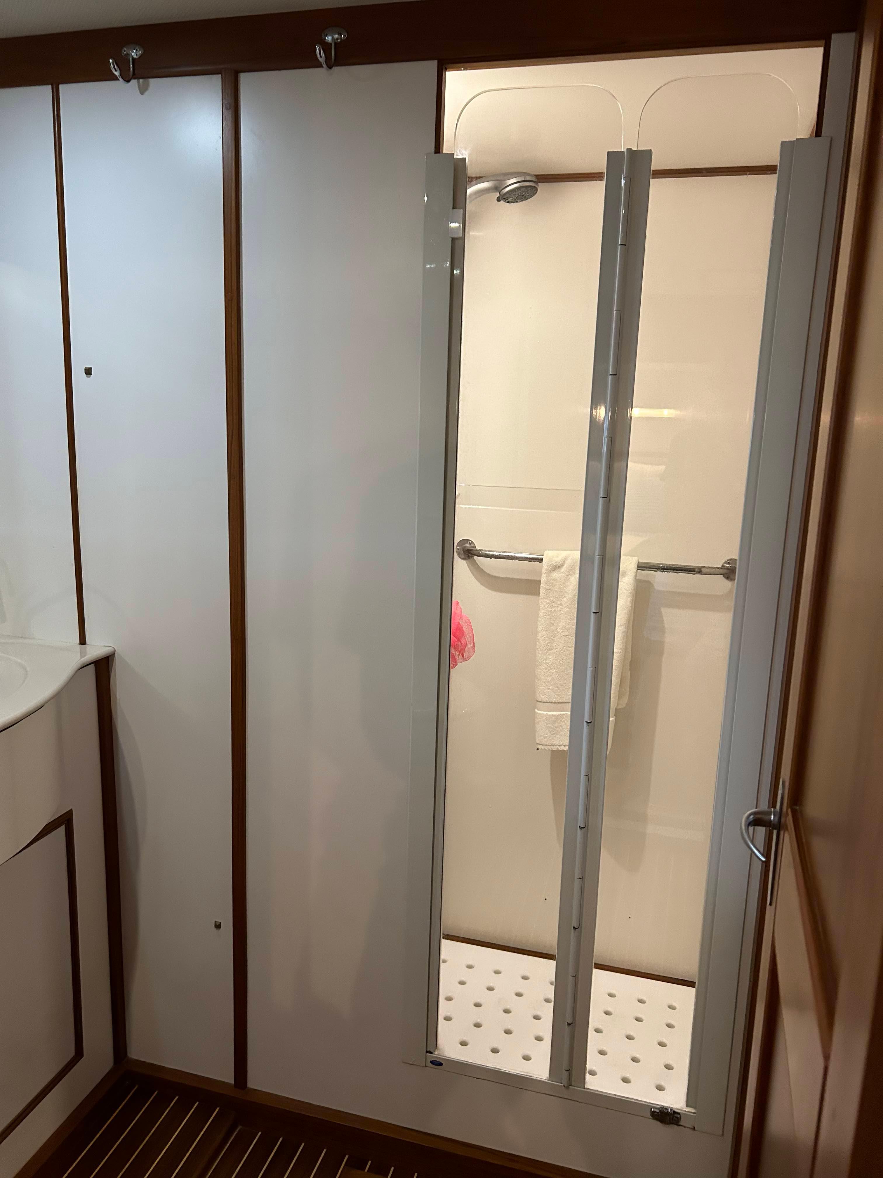 Full Stand up Shower in Master Ensuite Head