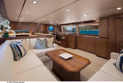 2022 80 Viking Yacht Skybridge salon 