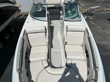 2019-CROWNLINE-E255-XS