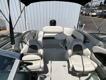 2019-CROWNLINE-E255-XS