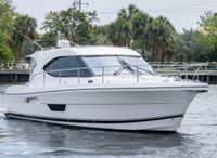 2017 Riviera 3600 Sport Yacht Series II - IPS