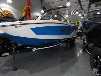 2024 MasterCraft XT24