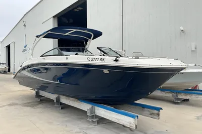 2017 Sea Ray 270 SDX Outboard