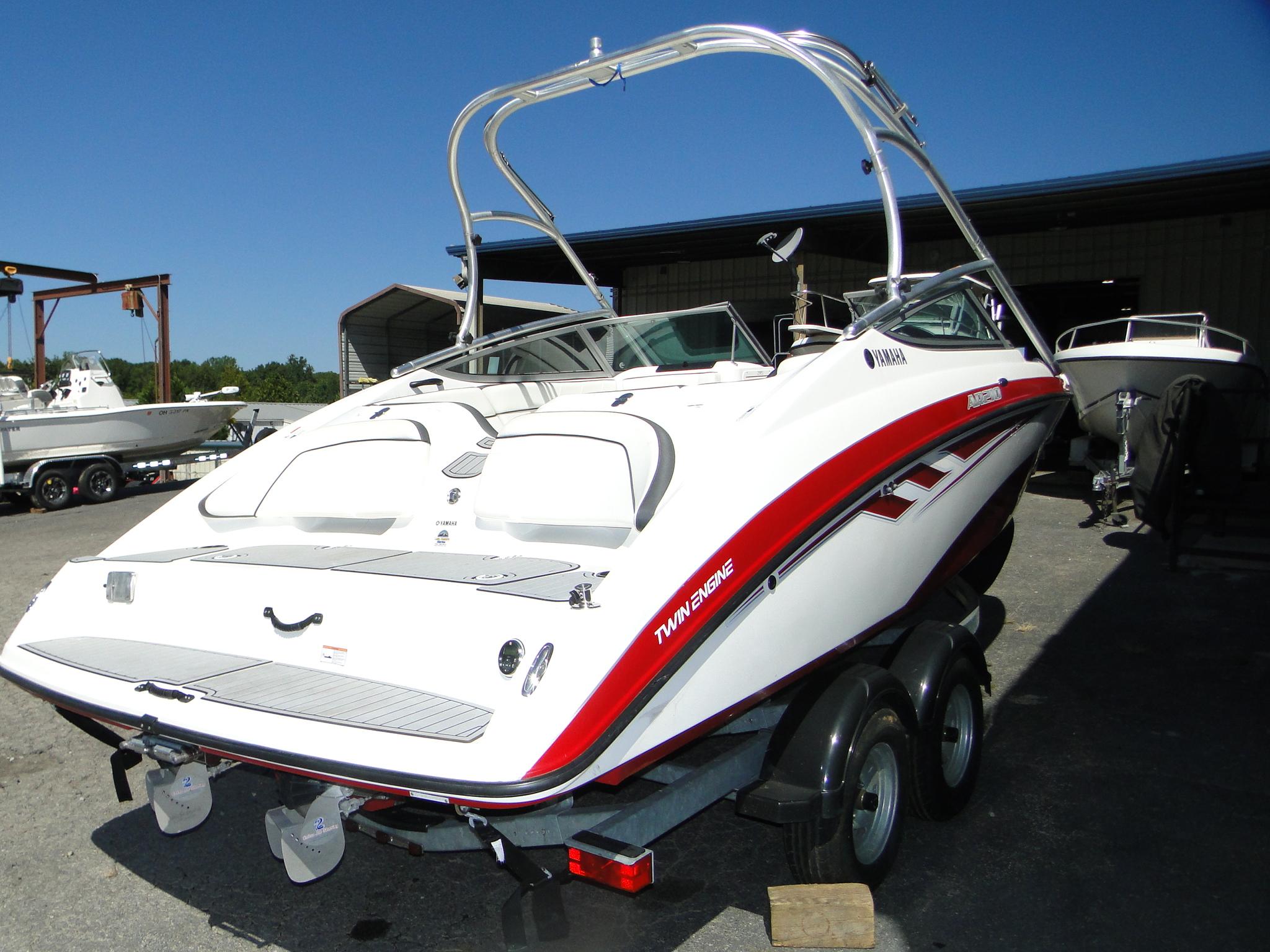2014 Yamaha Boats AR210