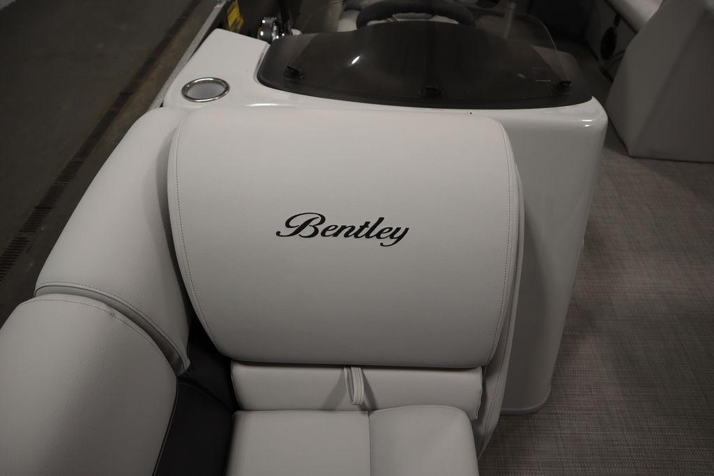 2023 Bentley Pontoons 240 CRUISE SE