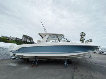 2020 Boston Whaler 380 Realm