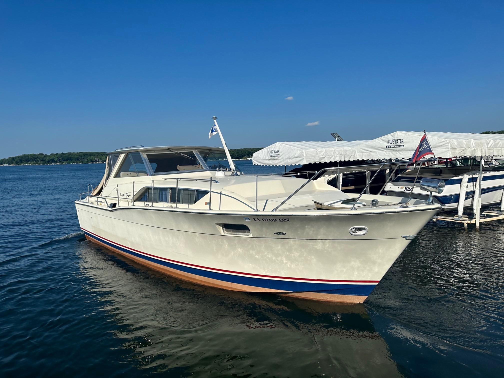 Used 1968 Chris-Craft 35 COMMANDER, 51360 Spirit Lake - Boat Trader