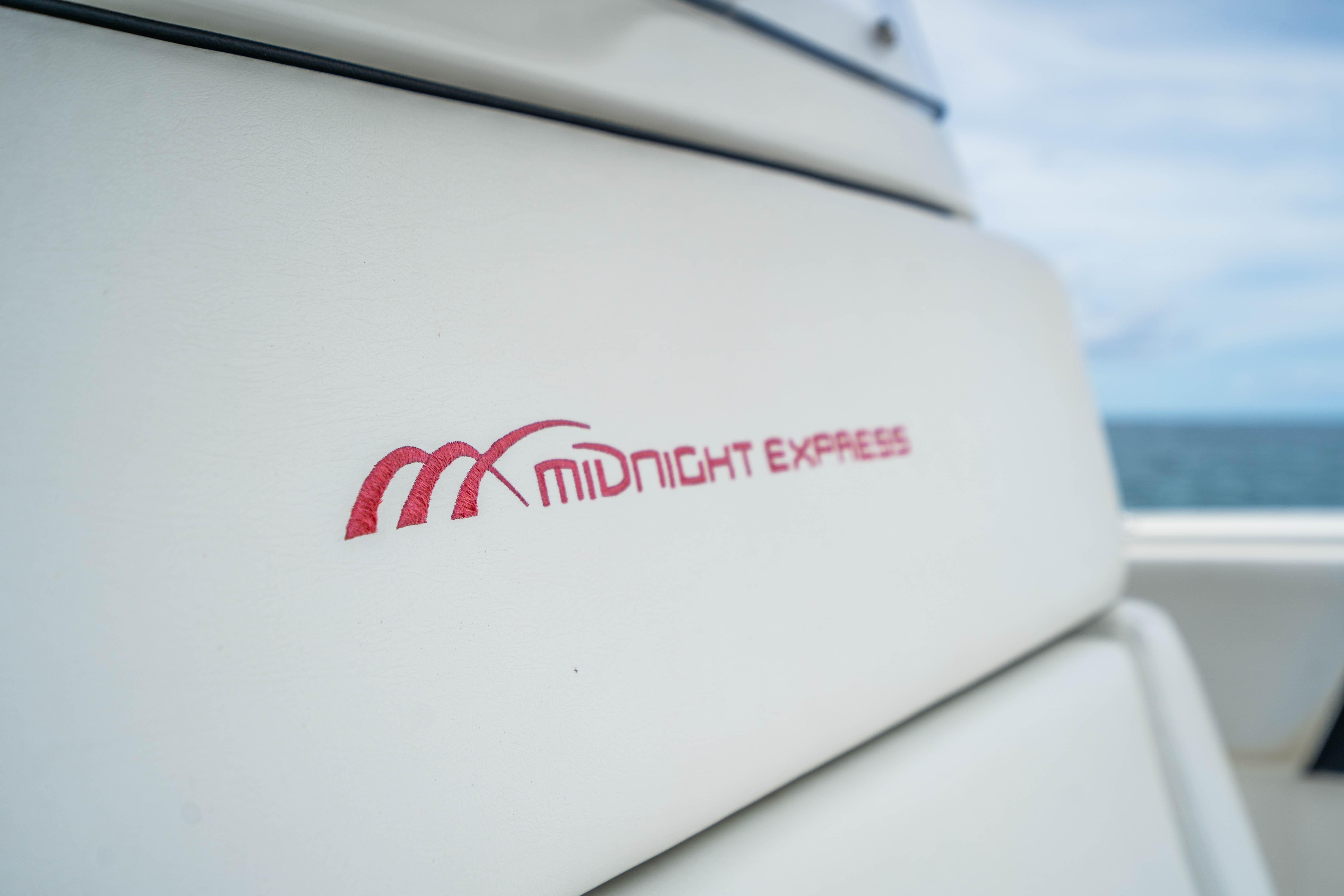 2016 Midnight Express 37 Open