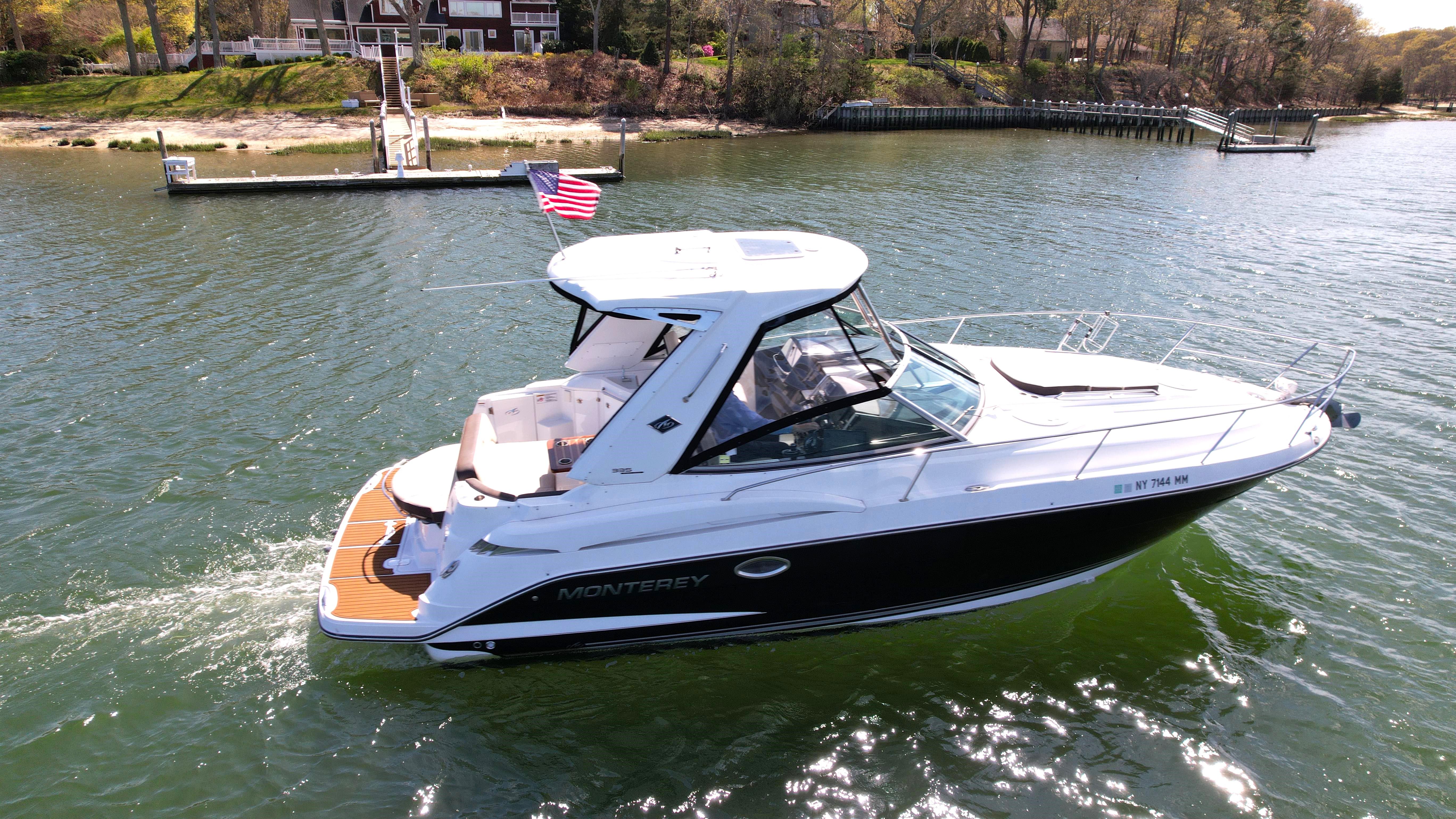 2017 Monterey 335 Sport Yacht