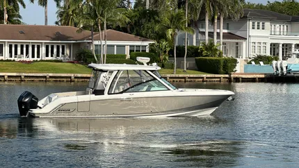 2019 Boston Whaler 320 Vantage