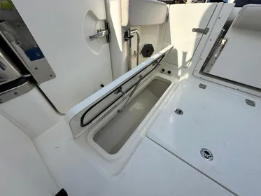 2019 Boston Whaler 320 Vantage