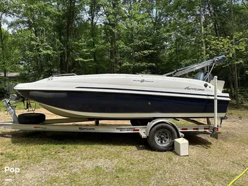 2016 Hurricane SunDeck Sport 188 OB