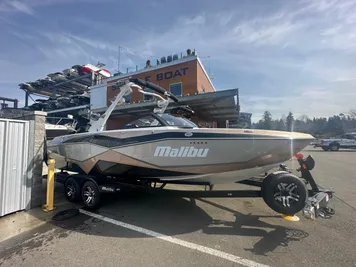 2023 Malibu 25 LSV