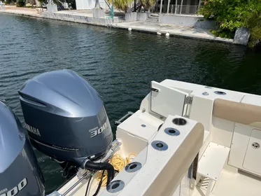 2018 Sailfish 320 CC