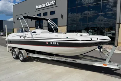 2014 Hurricane SunDeck Sport 232 OB