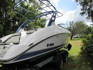 2020 Yamaha Boats 242SE