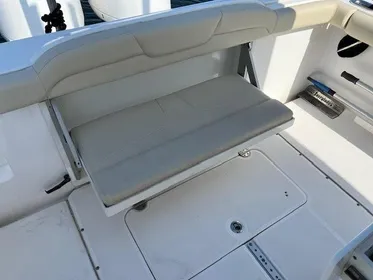 2016 Everglades 295 Center Console