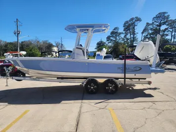 2024 Robalo 246 Cayman