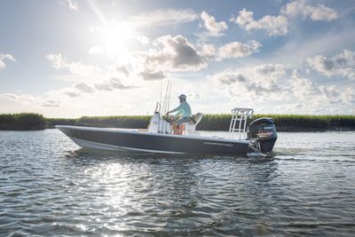 2023 Sportsman Tournament 214 Bay Boat