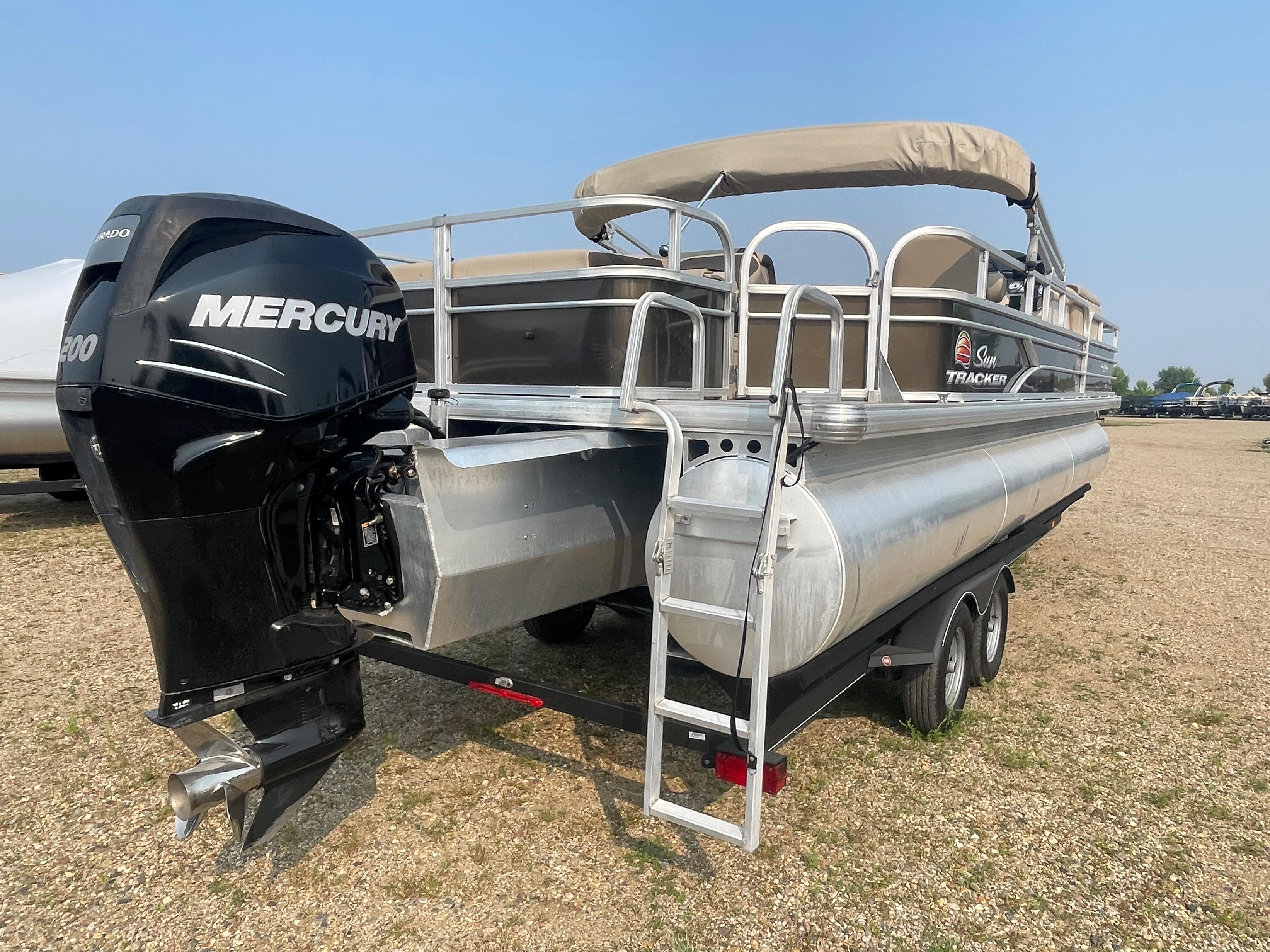 2018 Sun Tracker Fishin' Barge 24 XP3
