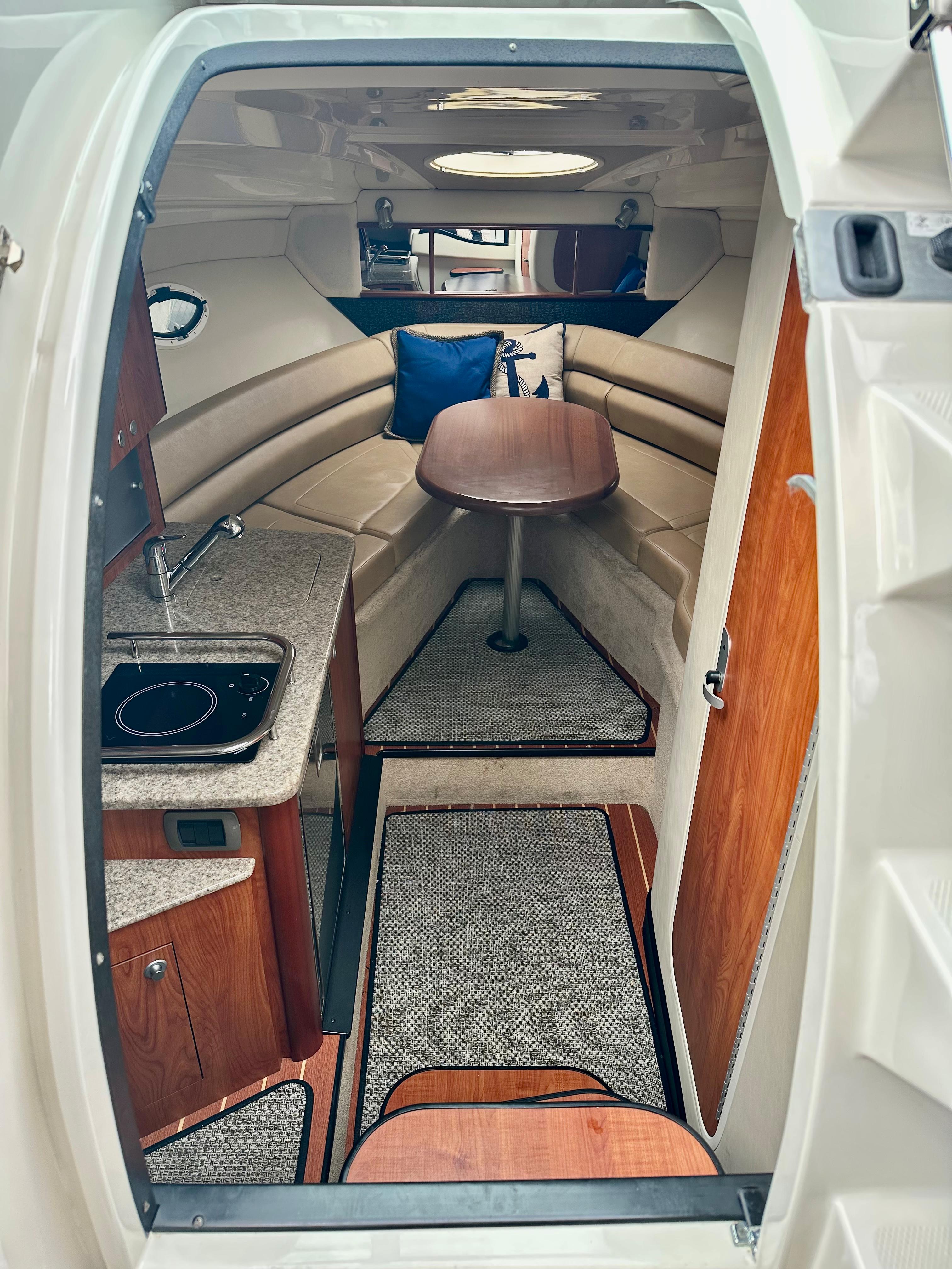 2013 Monterey 280 Sport Yacht