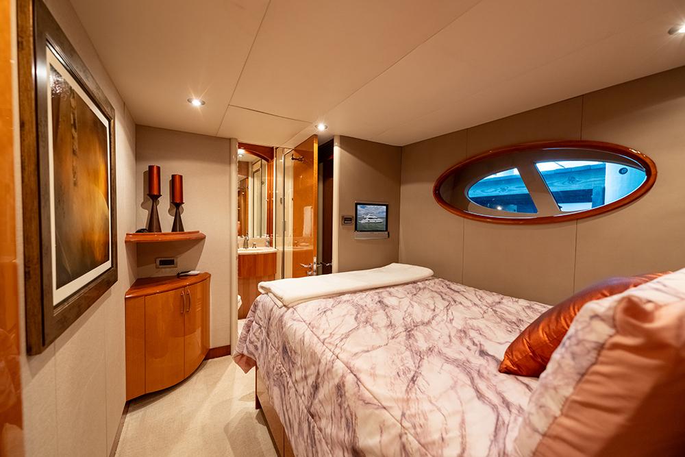 Stbd guest stateroom