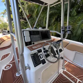 2005 Carolina Skiff 24 Center Console