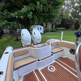 2005 Carolina Skiff 24 Center Console