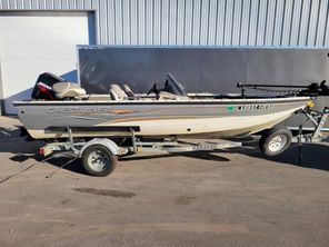 2004 Crestliner 1750 SC