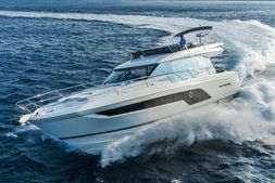 2023 Prestige 590