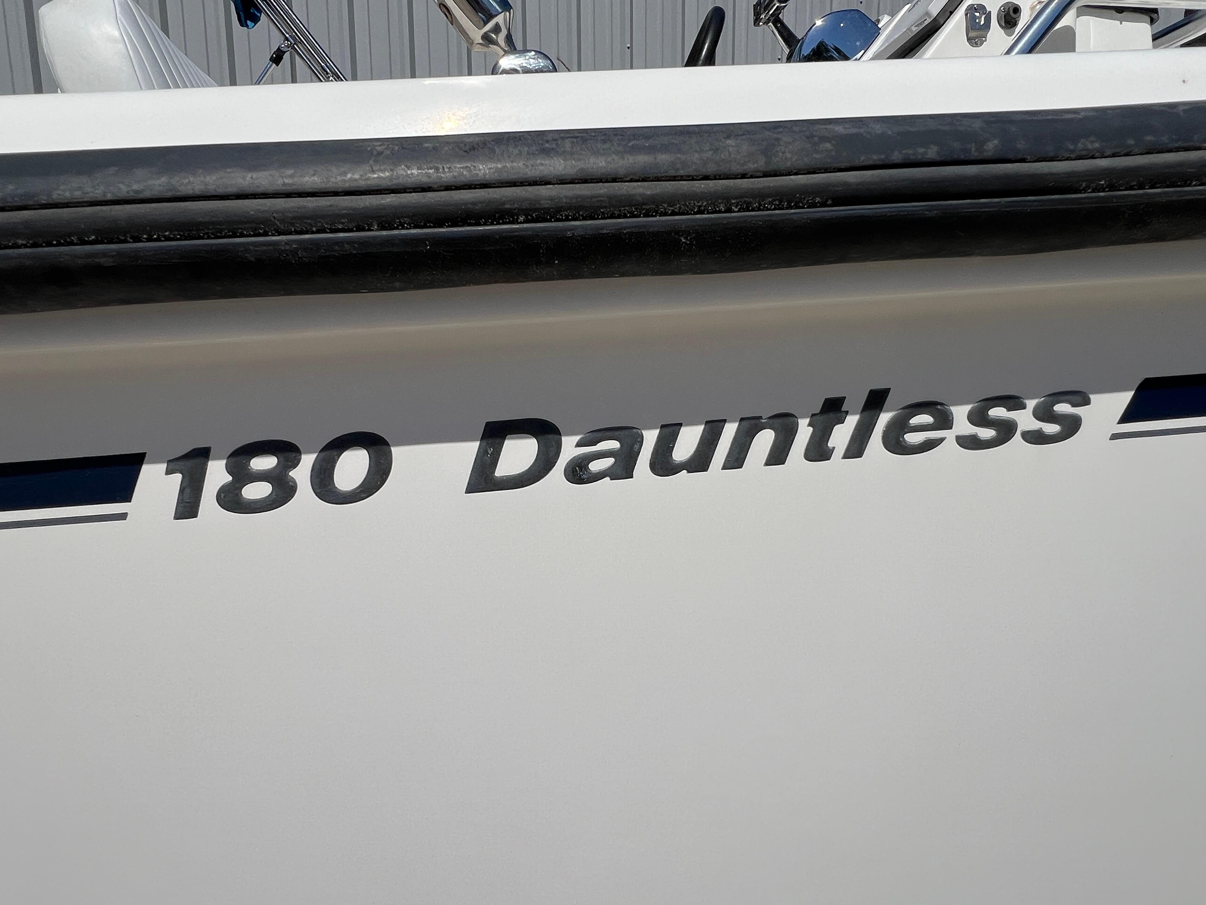 2006 Boston Whaler 180 Dauntless