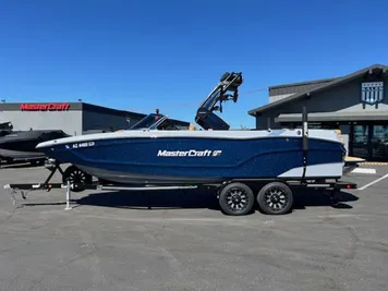 2022 MasterCraft XT24