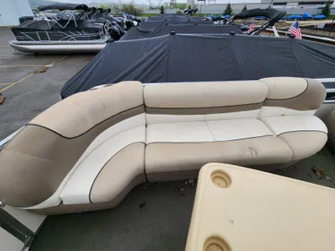 2003 Sun Tracker 22 Party Barge