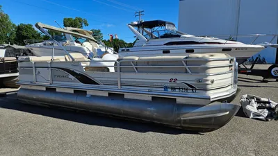 2003 Sun Tracker 22 Party Barge