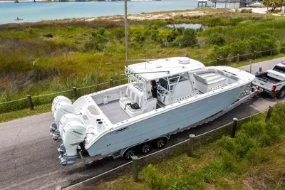 2019 INVINCIBLE boats 37' Catamaran