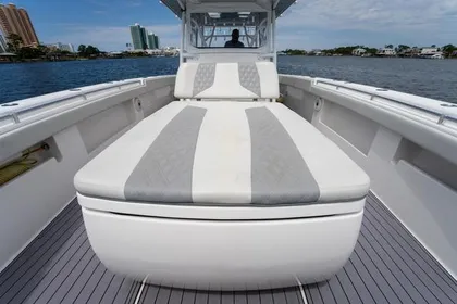 2019 INVINCIBLE boats 37' Catamaran