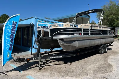 2019 Sun Tracker Fishin' Barge 24 DLX