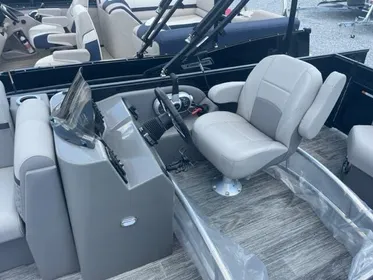 2023 Qwest Pontoons E-Class Lanai 822 LT